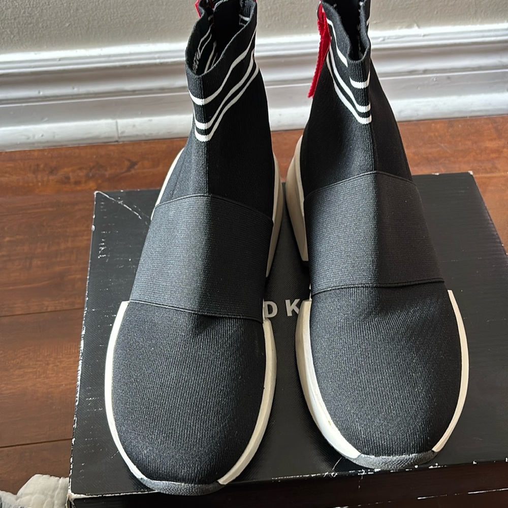 DKNY marini slip on shoe